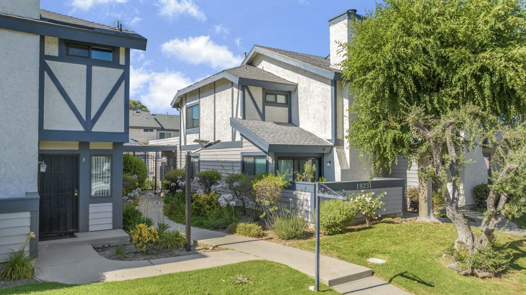 19231 Sherman Way #UNIT 58, Reseda, CA