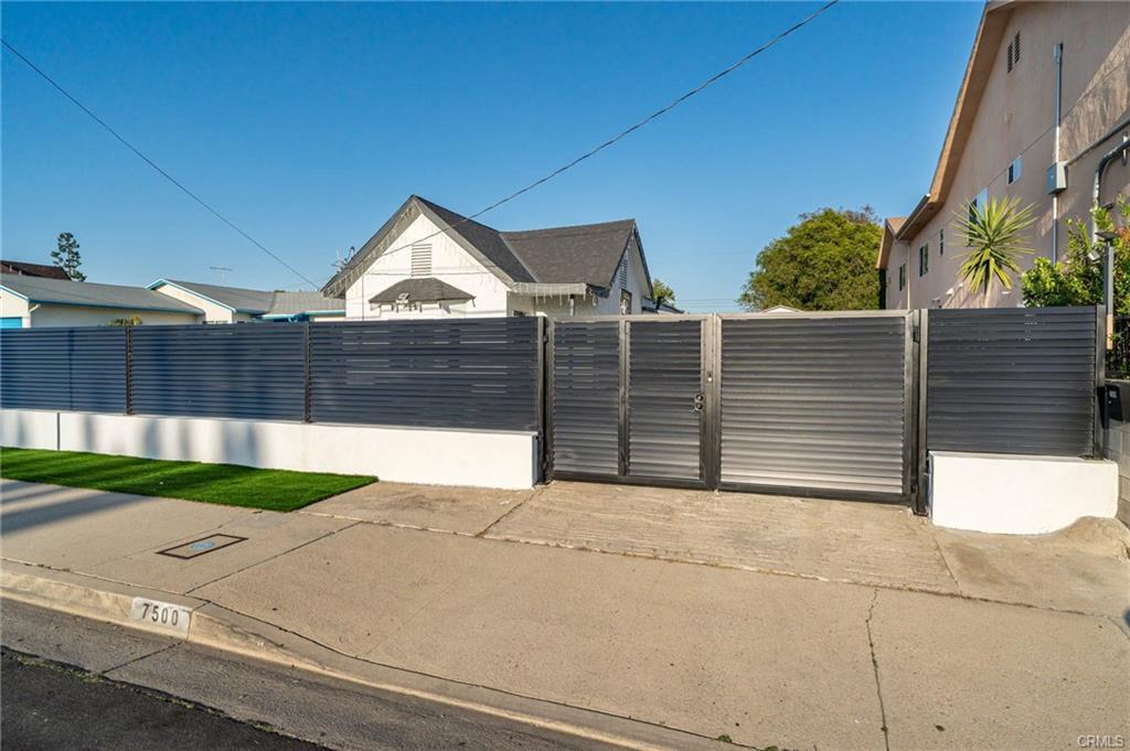 7500 RADFORD AVE NORTH HOLLYWOOD, CA