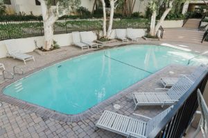 5325 Newcastle Ave #313 Encino, CA