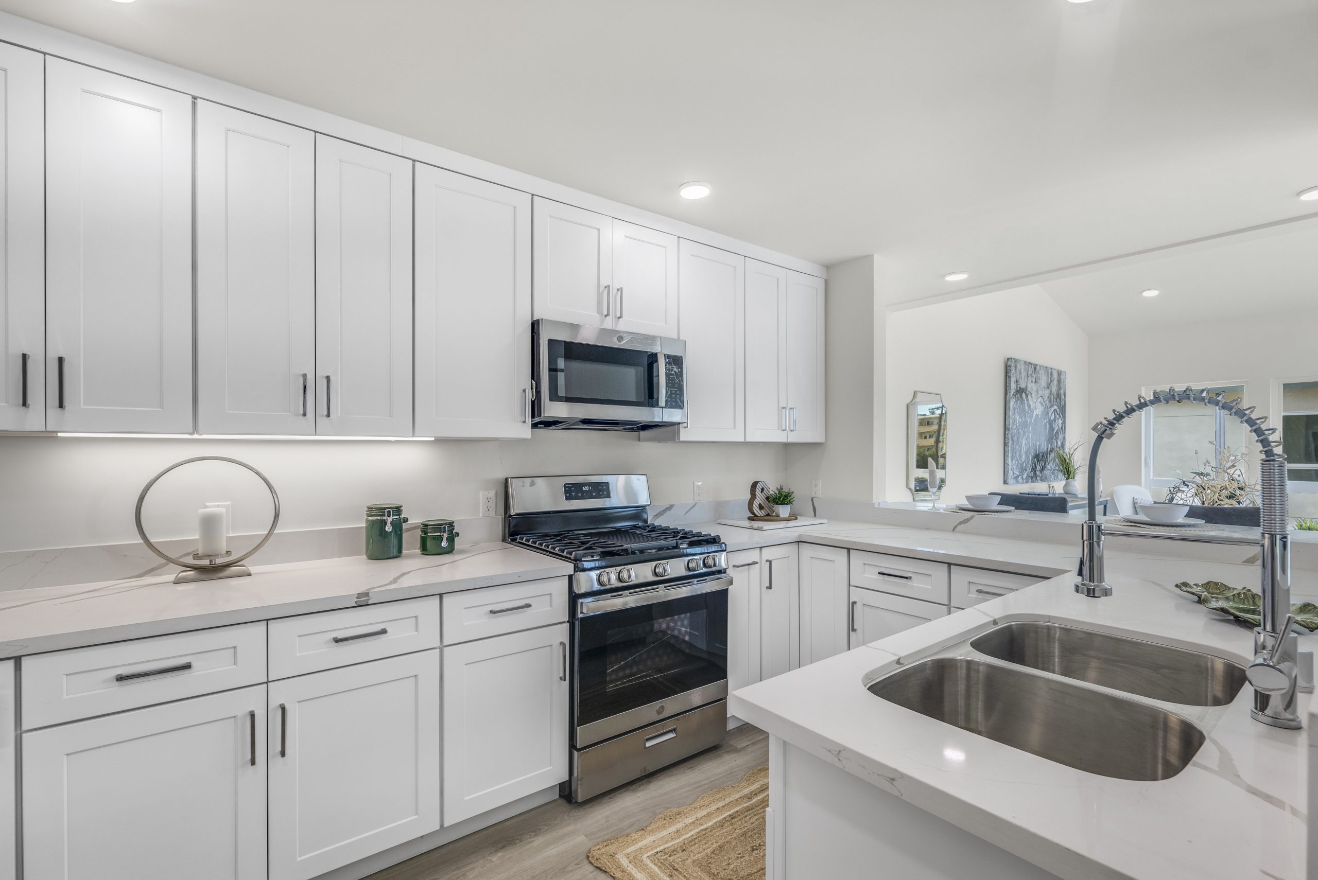 9080 Laurel Canyon Blvd, Sun Valley